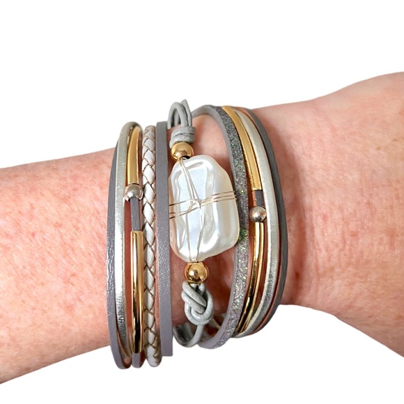 Elegant Multi-Layered Bracelet with Gold and Silver Accents - Picture 2 of 6